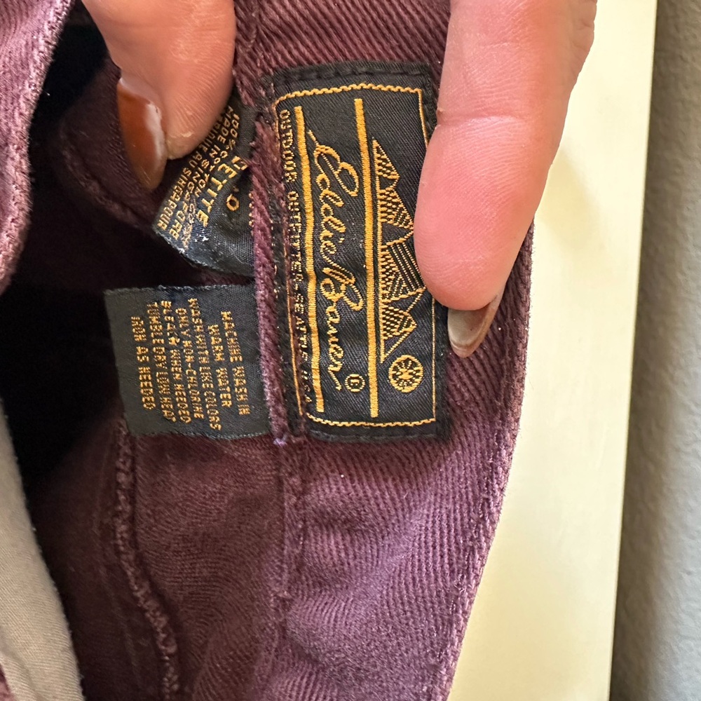 Vintage Eddie Bauer High-Waisted Barrel Jeans.Deep Plum / Burgundy (100% Cotton) - Picture 5 of 6